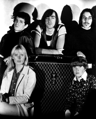 Velvet_Underground_&amp;_Nico_publicity_photo_(retouched)
